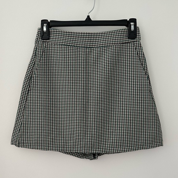 Zara Pants - Zara - Houndstooth Highwaisted Skort | Black White Green | Size XS (NWOT)